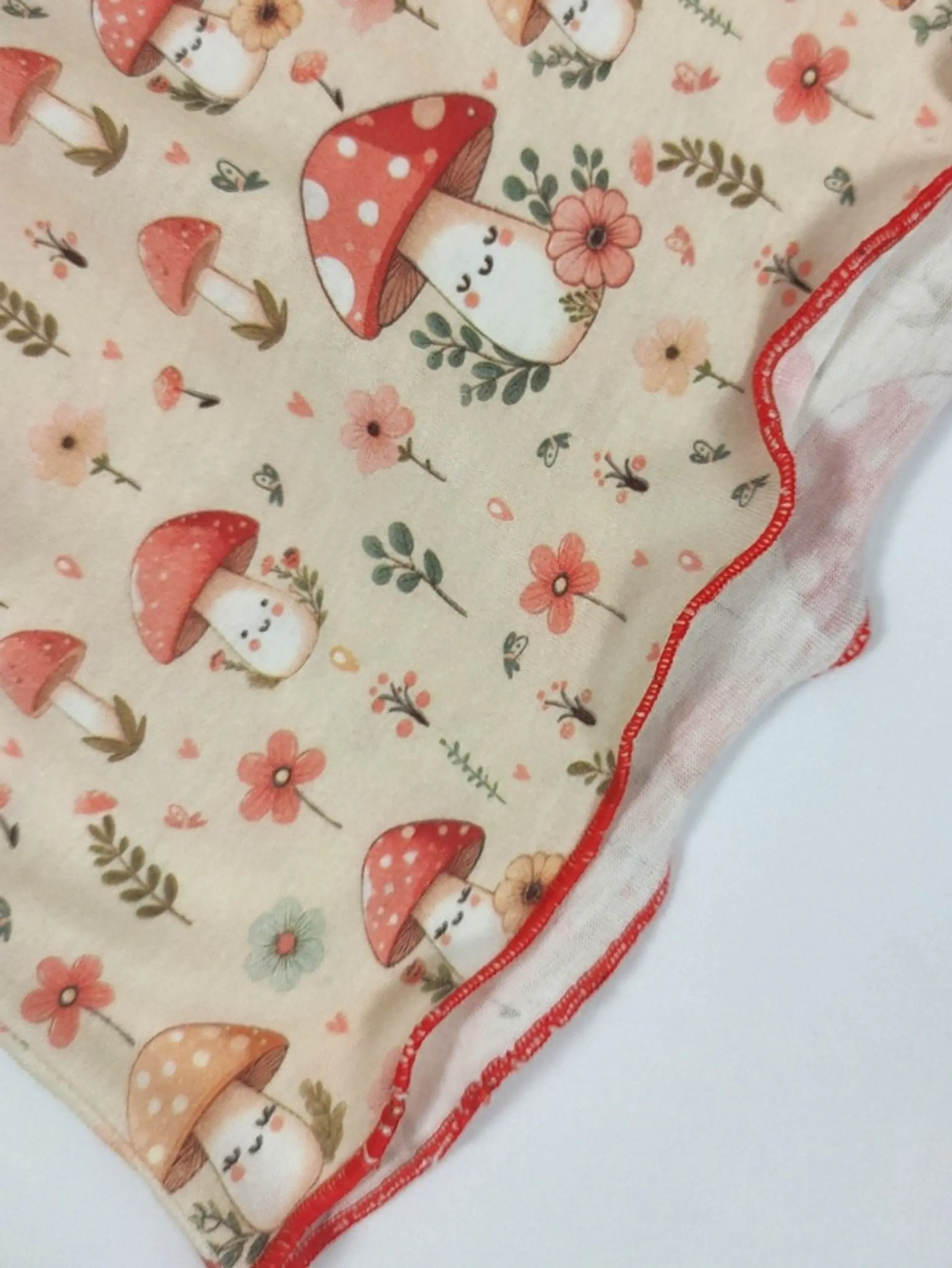 Pijama Curto de Mulher com Estampado de Cogumelos 8