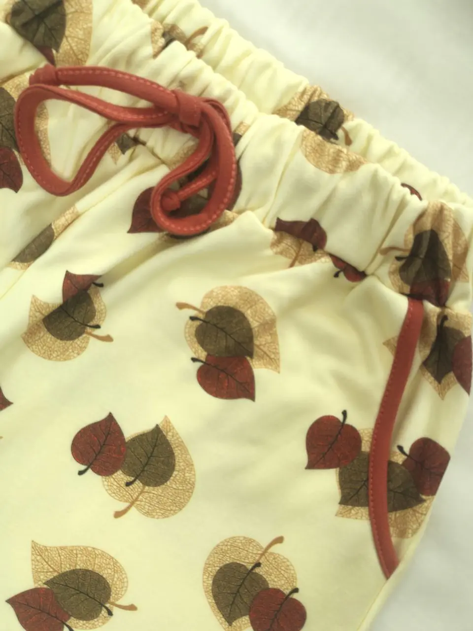 Pijama de Senhora com Guaxinim – Conforto e Charme de Outono 5