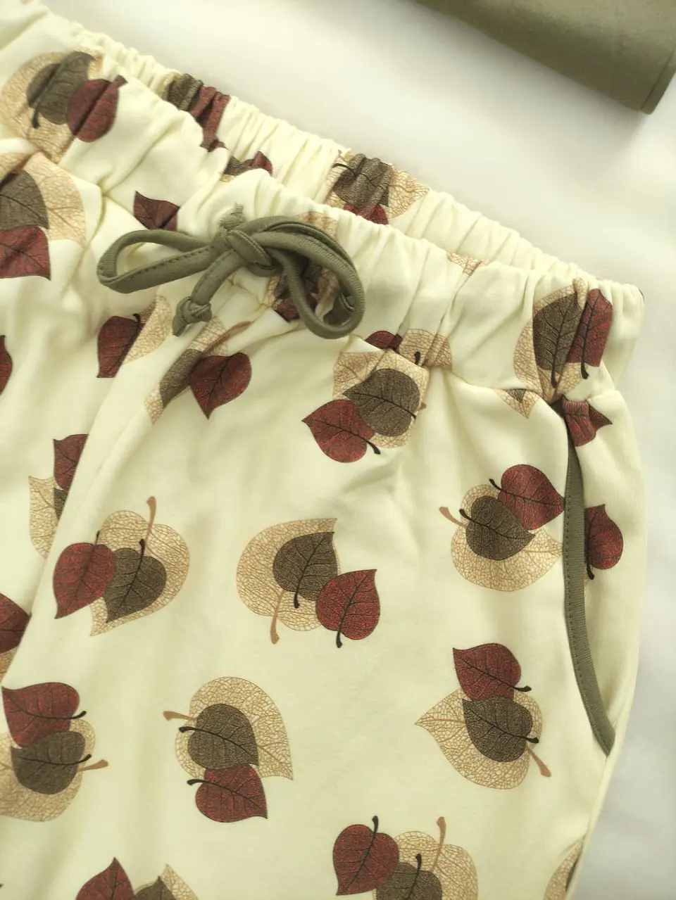 Pijama de Senhora com Guaxinim – Conforto e Charme de Outono - verde 4