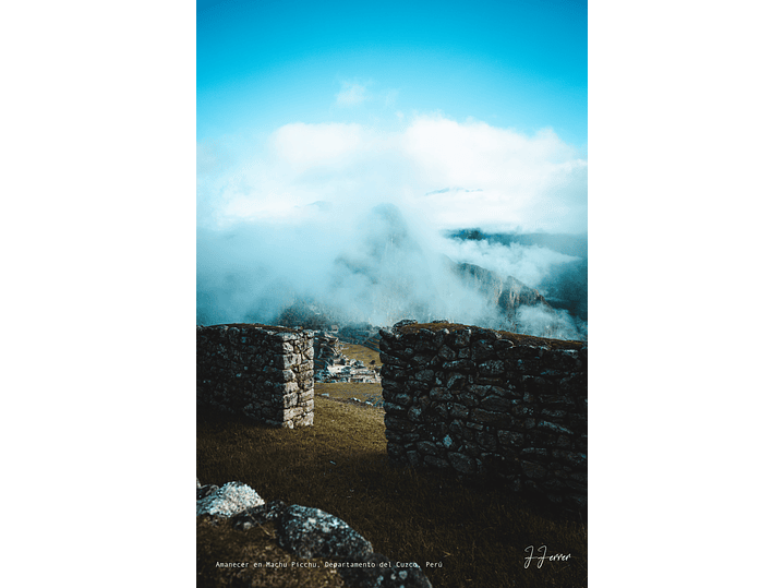 Amanecer en Machu Picchu, Departamento del Cuzco, Perú 1