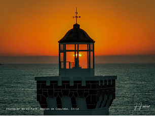 Atardecer en el faro, Región de Coquimbo, Chile