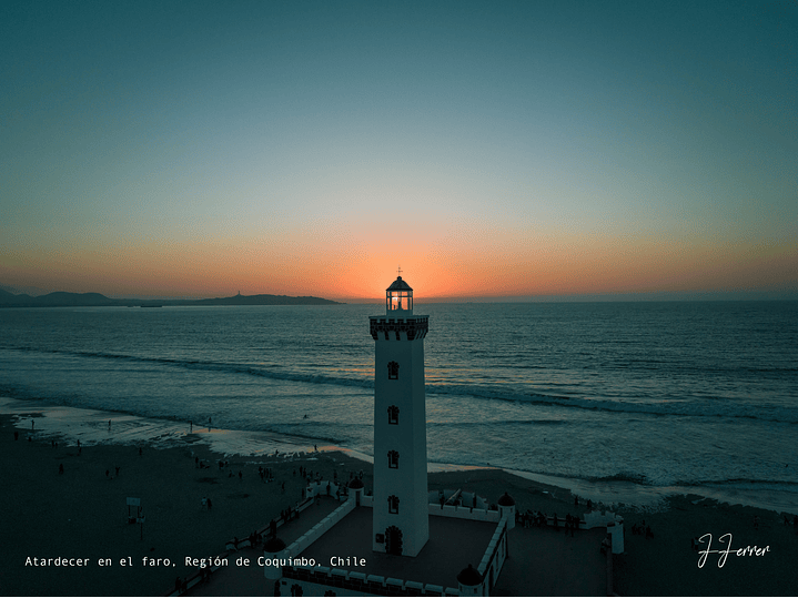 Atardecer en el faro, Región de Coquimbo, Chile 1