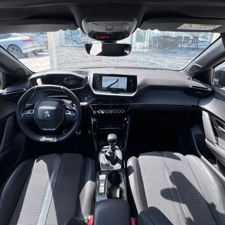 Peugeot 208 GT line 7