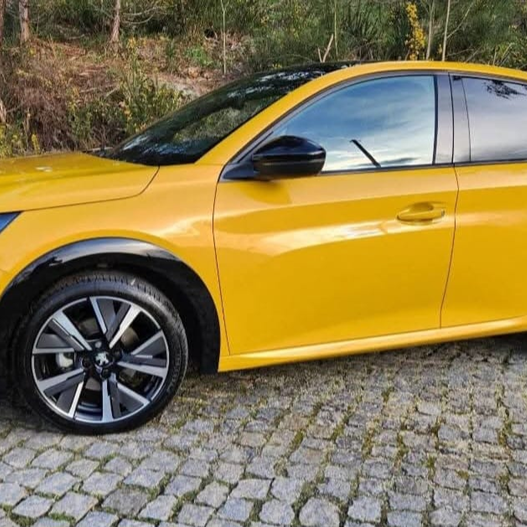 Peugeot 208 GT line 22