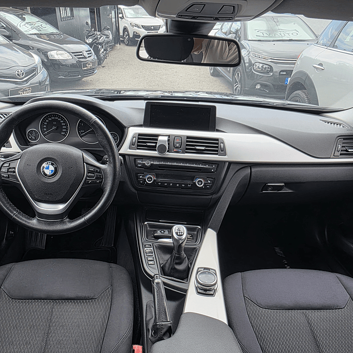 Bmw série  320d Xdrive 6