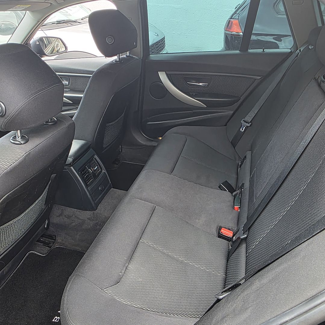 Bmw série  320d Xdrive 8