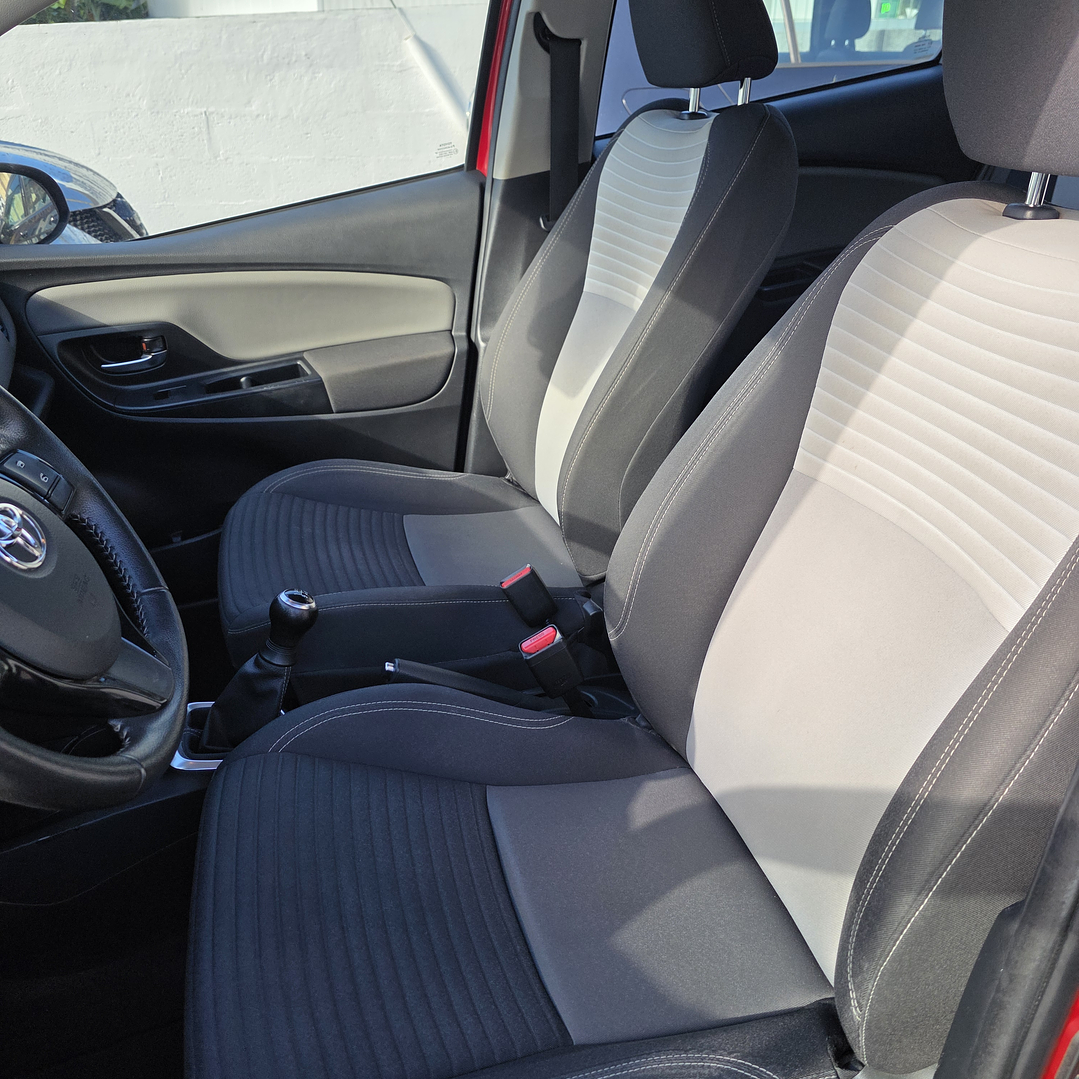 Toyota yaris vvti  2