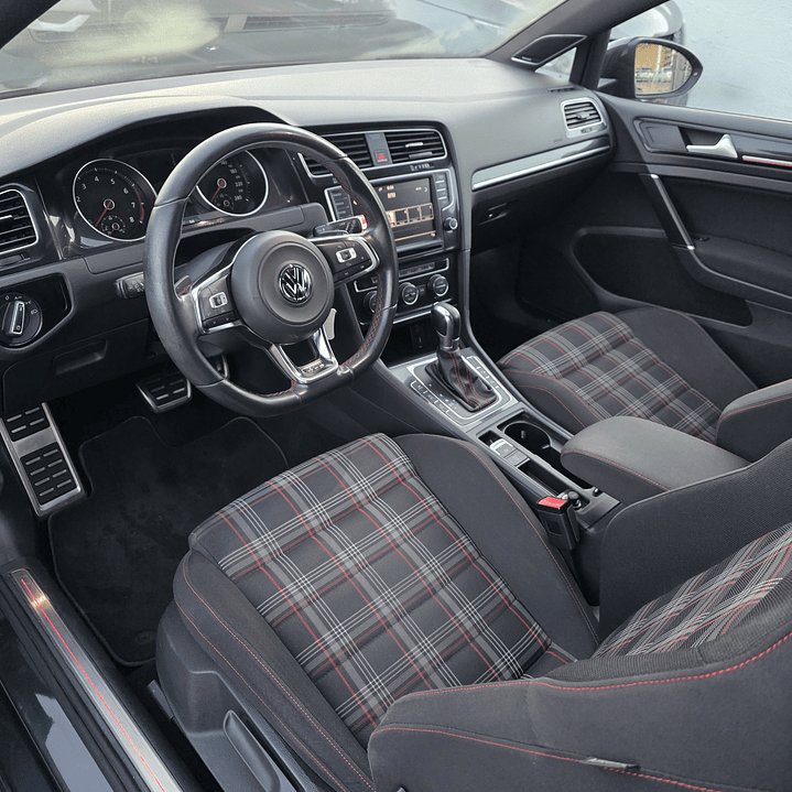 Volkswagen golf 7 GTi performace 3 portas 11
