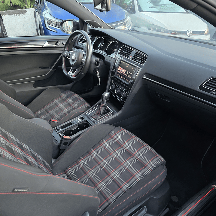 Volkswagen golf 7 GTi performace 3 portas 14
