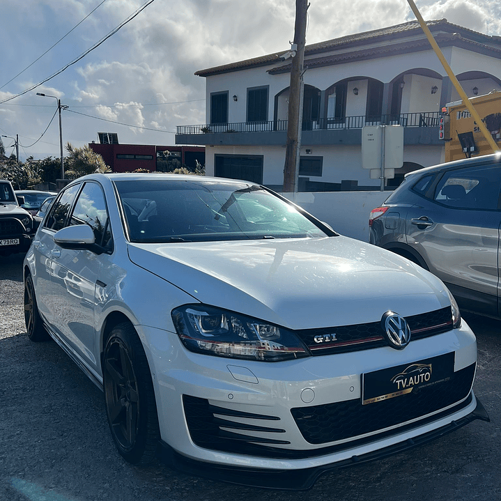 Volkswagen Golf 7 GTi  5