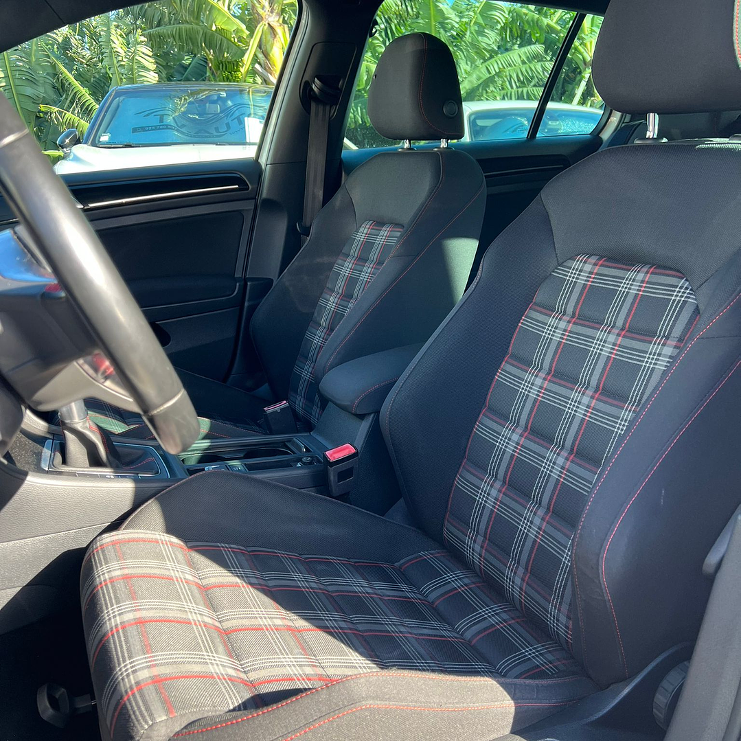 Volkswagen Golf 7 GTi  8