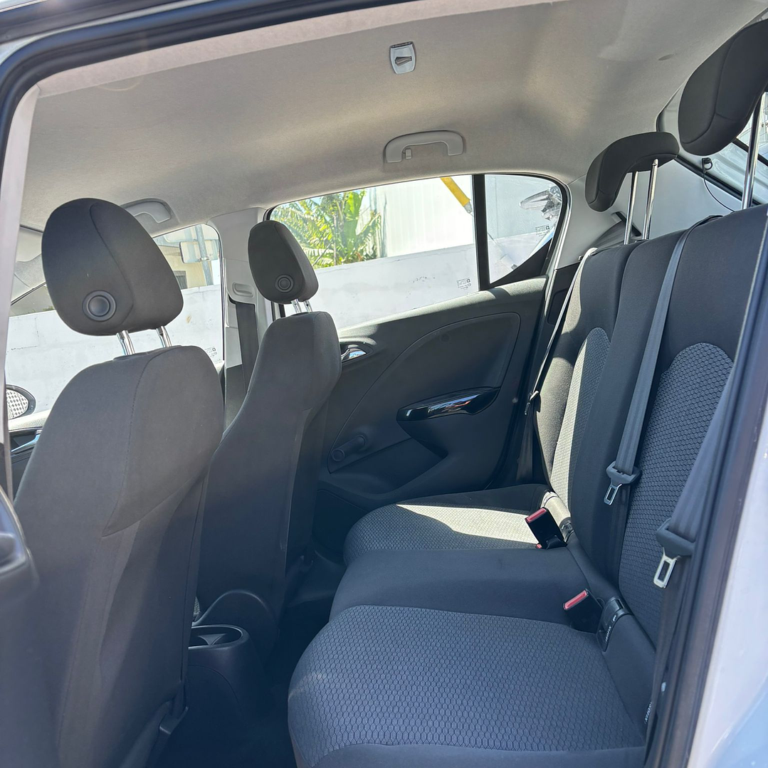 Opel corsa E Automatico 8