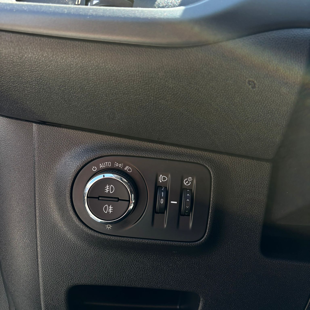 Opel corsa E Automatico 12