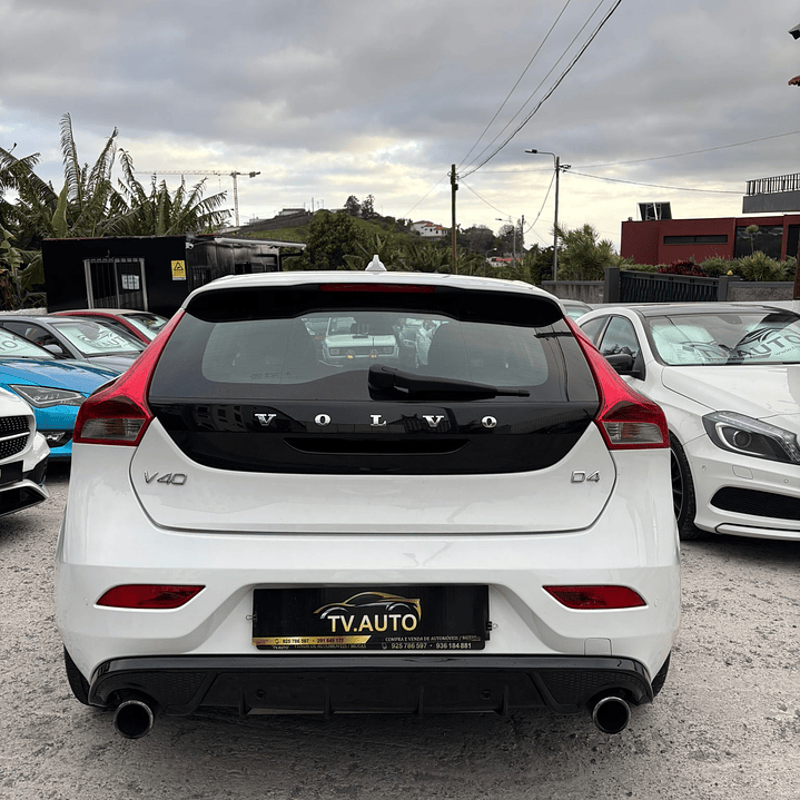 Volvo v40 R design 2