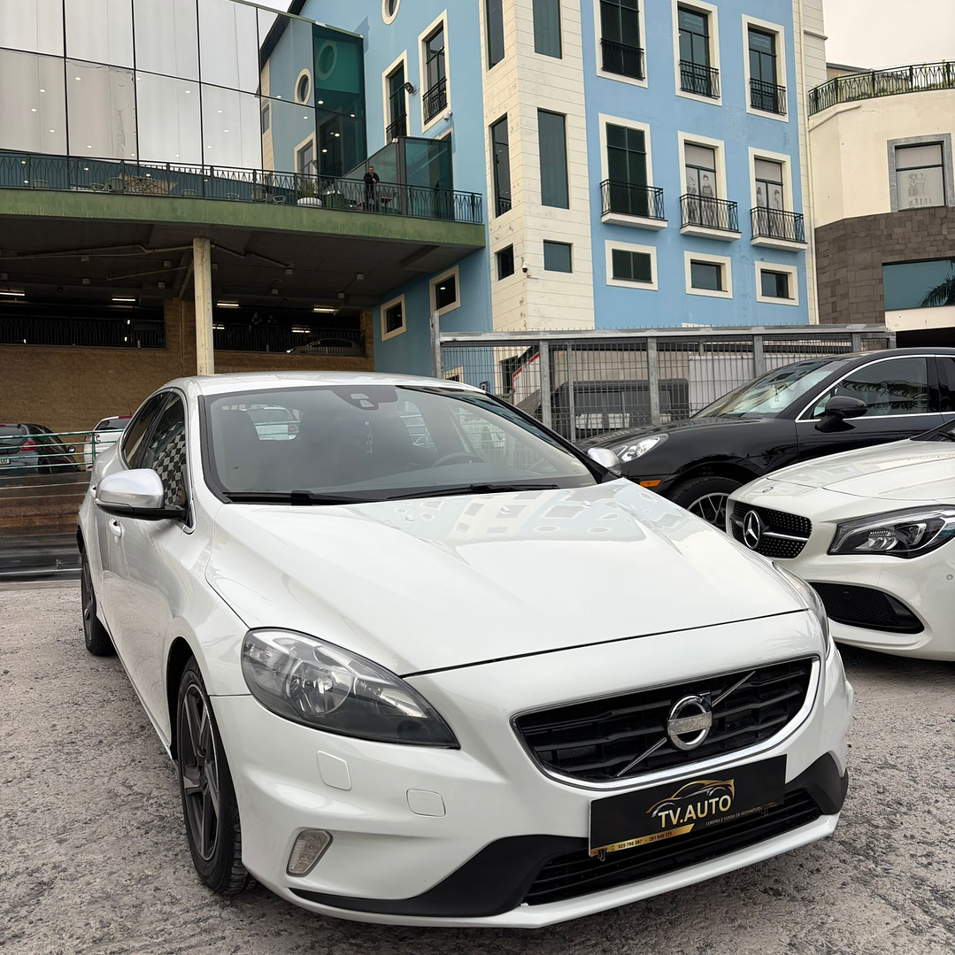 Volvo v40 R design 5