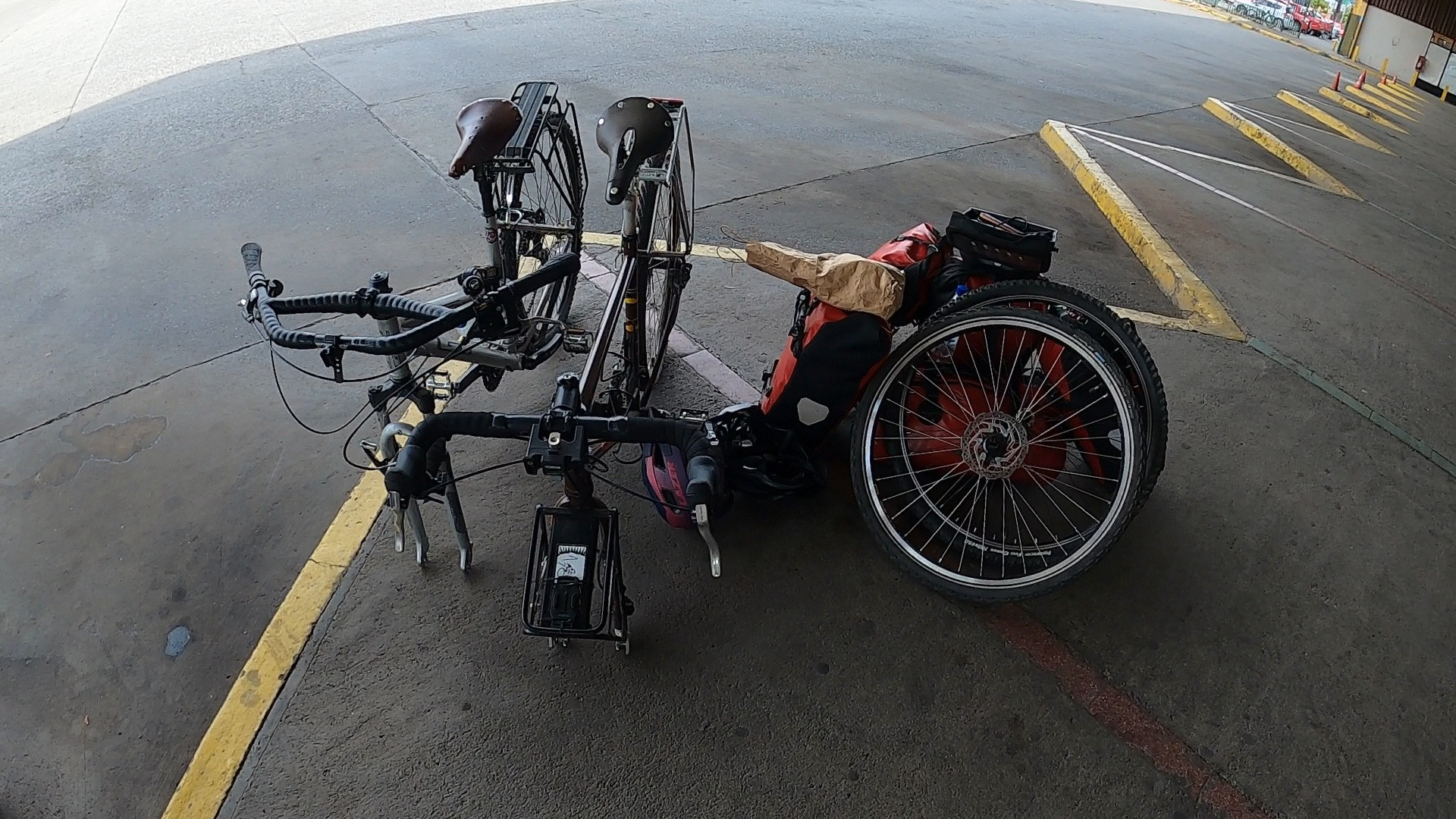 Viajes Bimodales: Pequeña Guía sobre como viajar con tu bici en Bus.