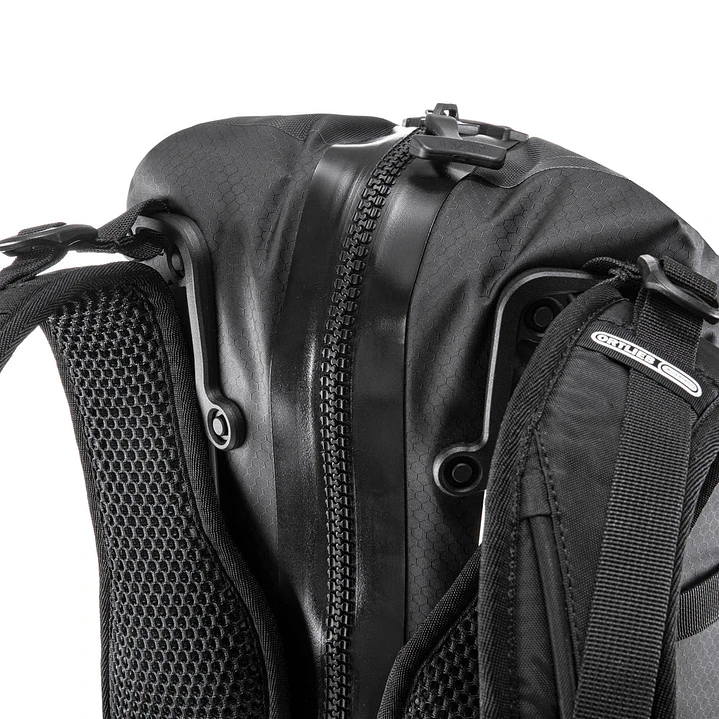 Mochila Ortlieb Atrack Bike 25L Black Matt 4