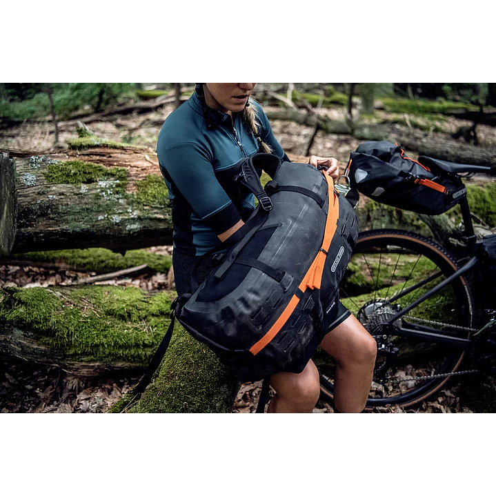 Mochila Ortlieb Atrack Bike 25L Black Matt 8