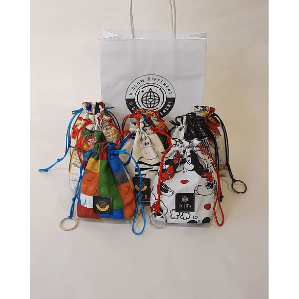 Bolsa Porta-Chaves - Tecido Mikey e Minnie | UGlowDifferent - Acessórios  exclusivos e artesanais feitos 100% á mão.