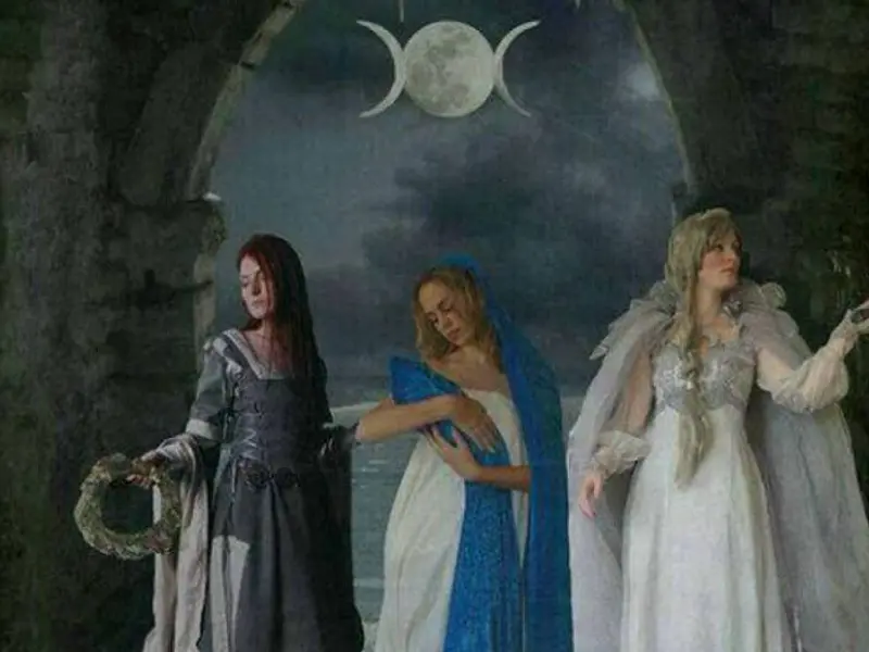 Triple luna