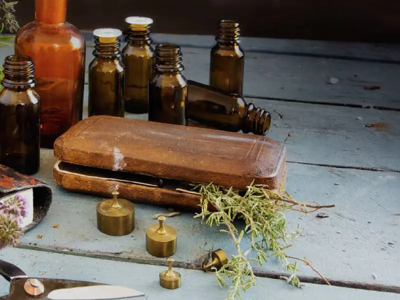 Roll ons mágicos, la armonía de hierbas y aceites esenciales en tus manos
