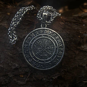 Collar brújula de Vegvísir