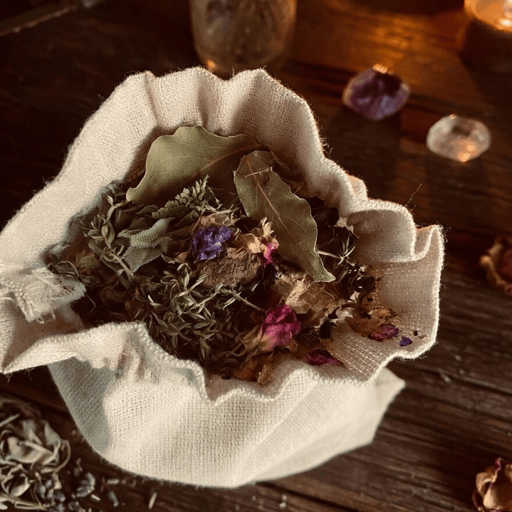 Amuleto herbal consagrado 2