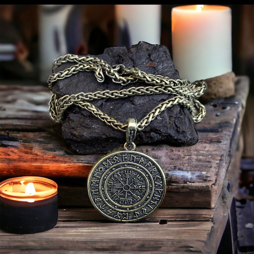 Collar Amuleto Rúnico de Protección y Poder  1