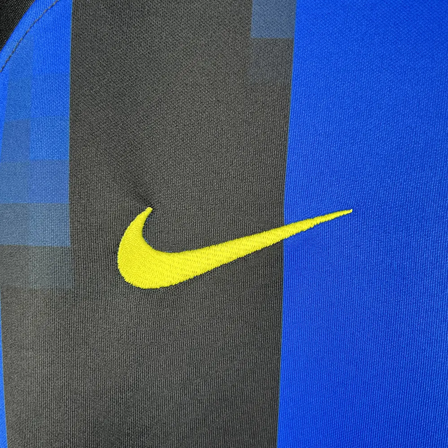 Inter Milão Equipamento Principal 2023/24 4