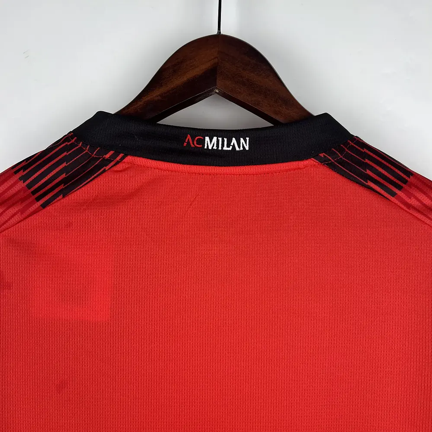 Milan Equipamento Principal 2023/24 5