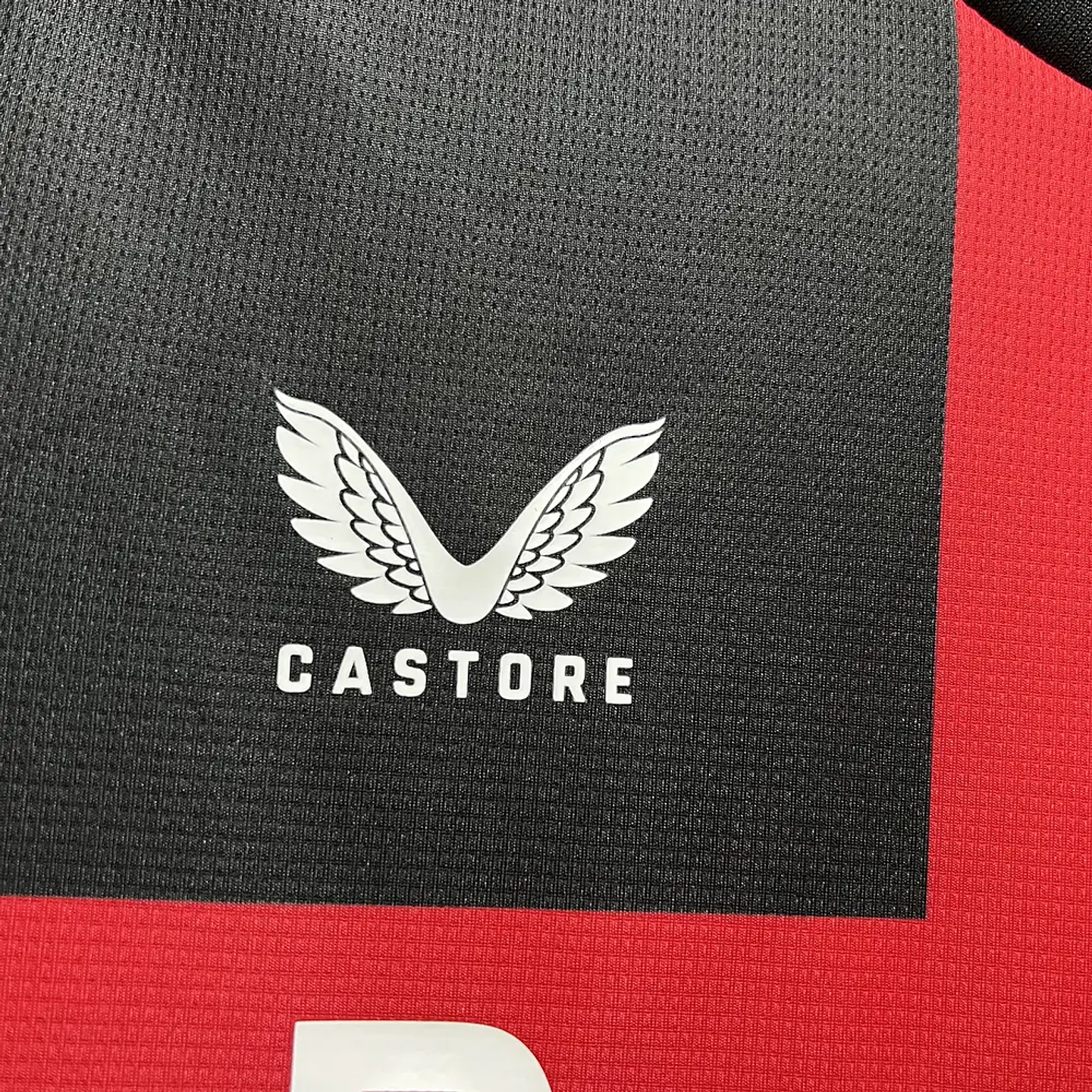 Bayer Leverkusen Equipamento Principal 2023/24 4