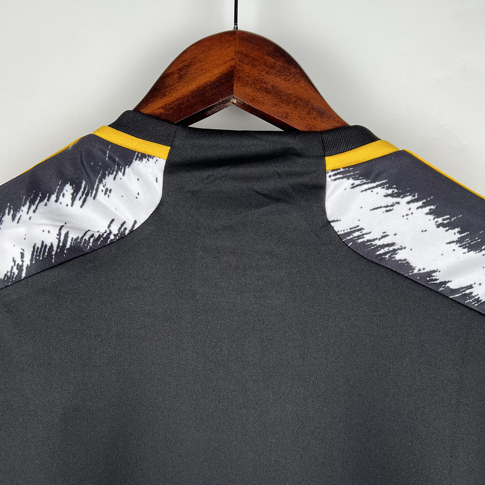 Juventos Equipamento Principal 2023/24 6