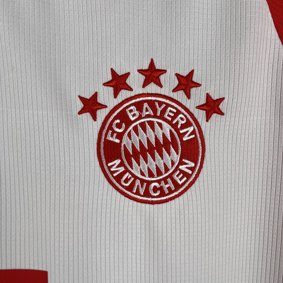Bayern Munich Equipamento Principal 2023/24 3