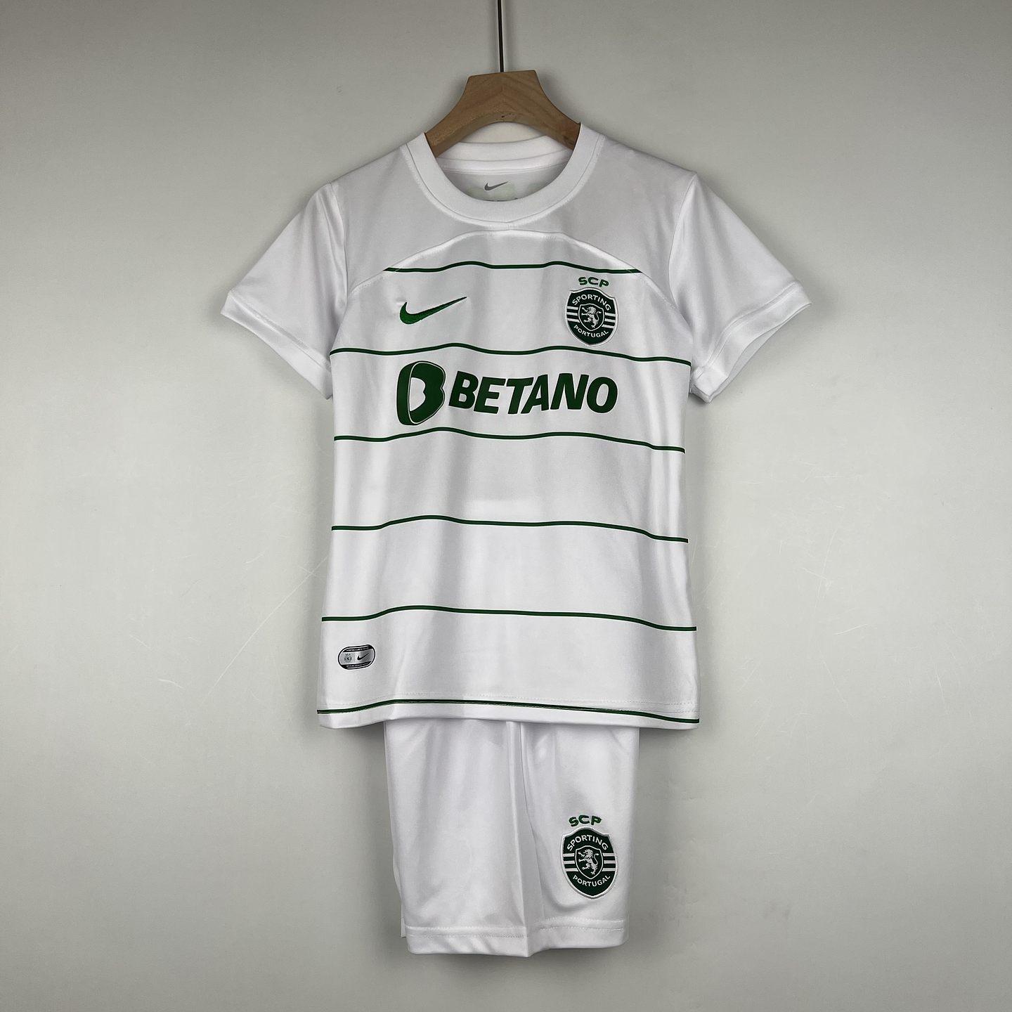 Sporting Equipamento Alternativo 2023/24 Kit-Criança 1