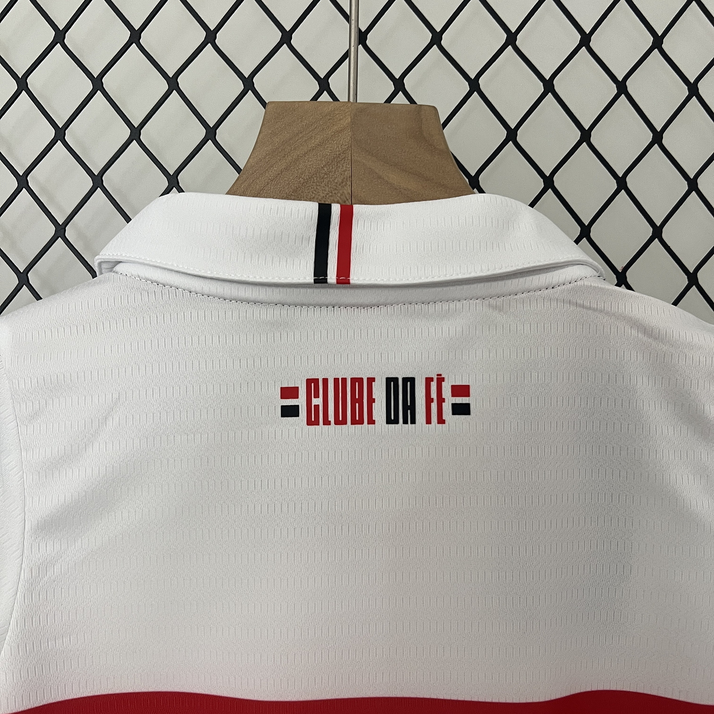 São Paulo Equipamento Principal 2024/25 Kit-Criança 6