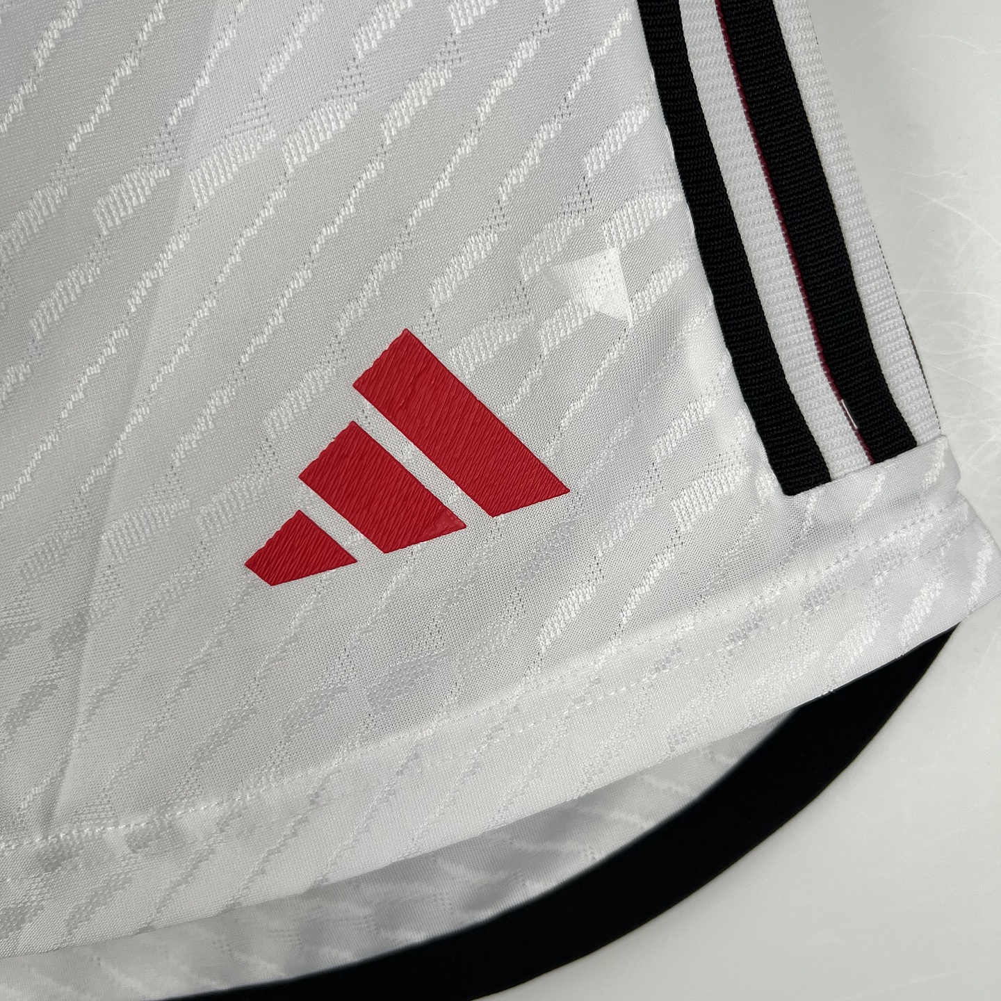 Manchester United Calções Equipamento Principal 2023/24 4