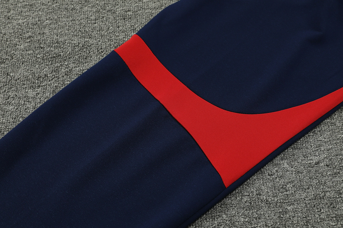 PSG Fato de Treino c/ Capuz 7