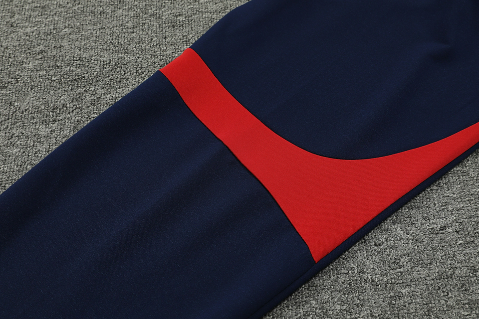 PSG Fato de Treino c/ Capuz 7