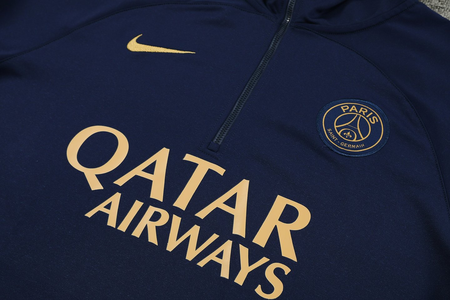 PSG Fato de Treino c/ Capuz 2