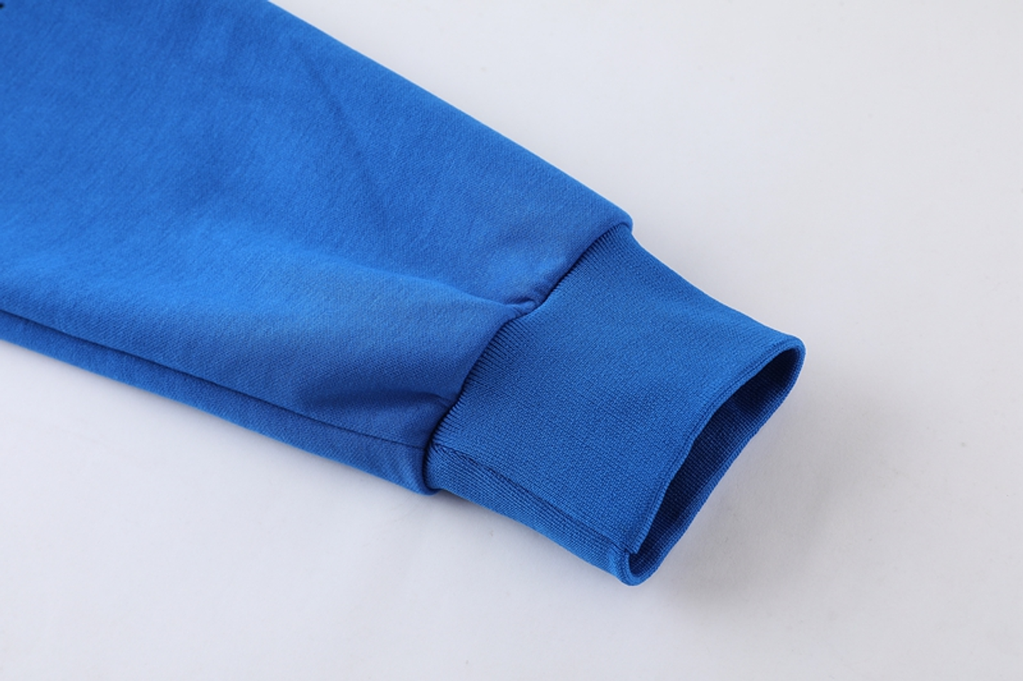 Real Madrid Avengers Fato de Treino c/ Capuz 7