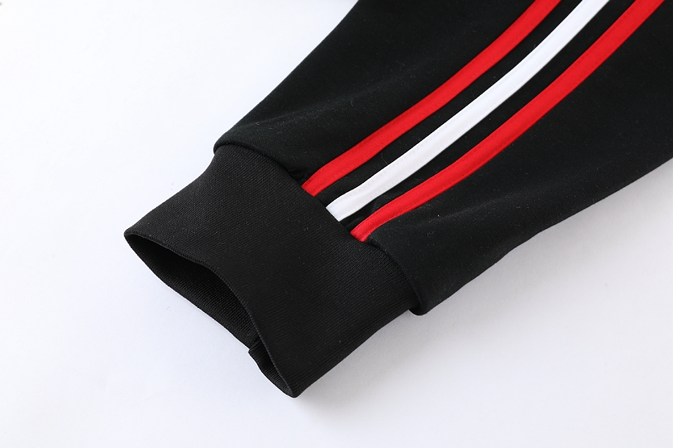 Manchester United Fato de Treino c/ Capuz 9