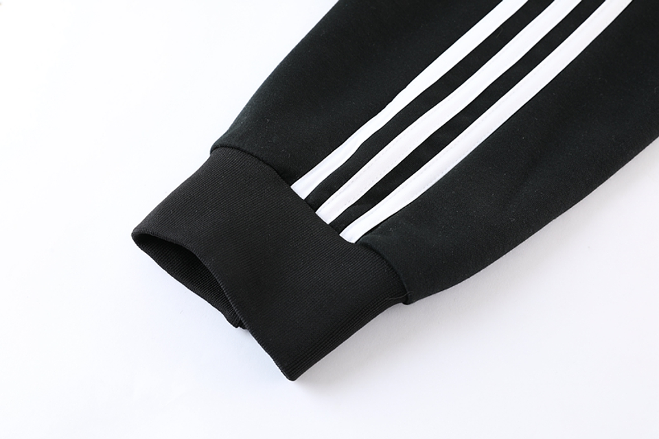 Manchester United Fato de Treino c/ Capuz 9