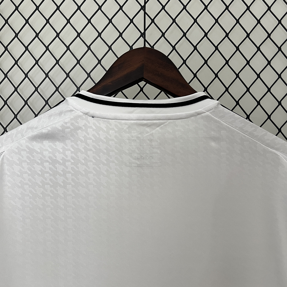 Real Madrid Equipamento Principal 2024/25 6