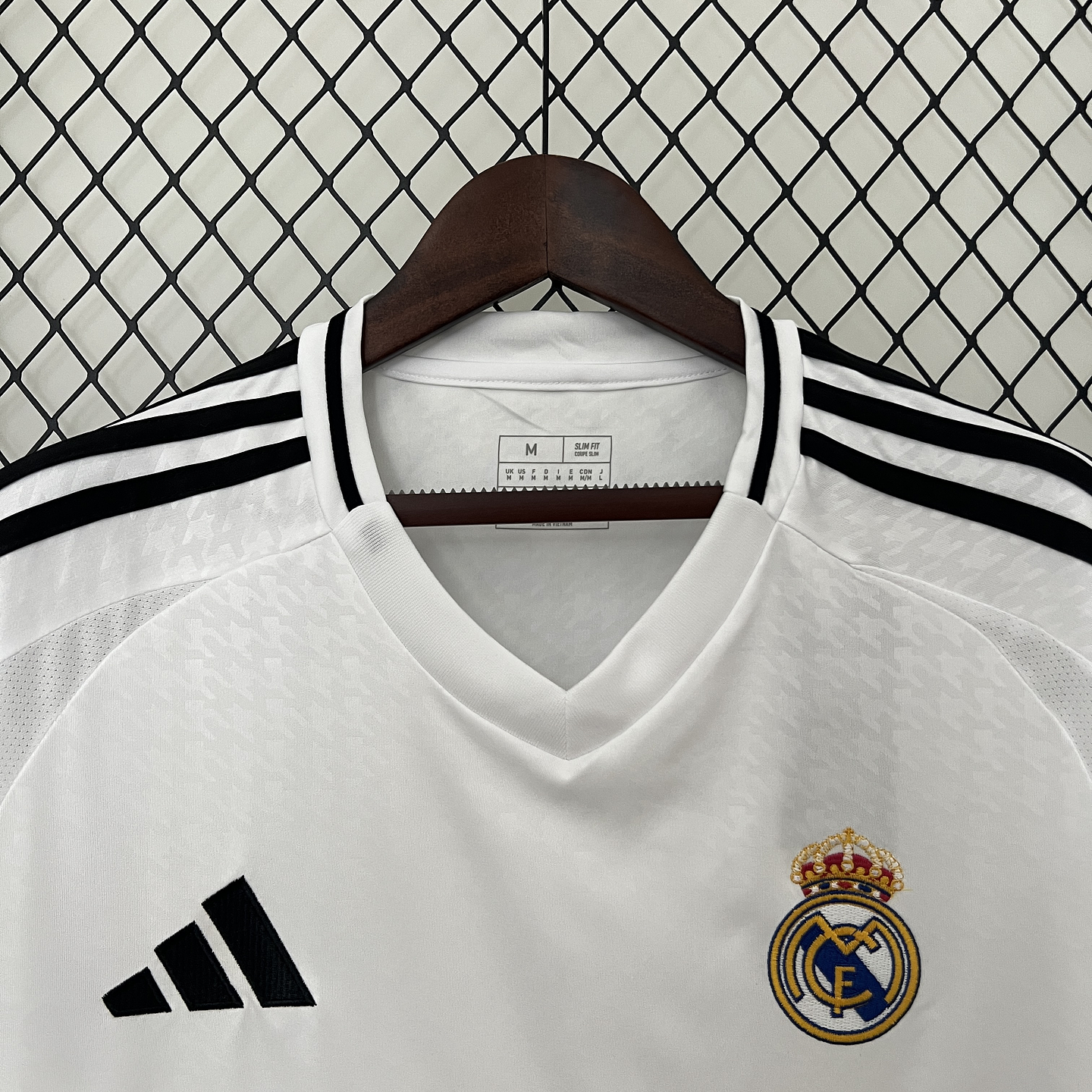 Real Madrid Equipamento Principal 2024/25 5