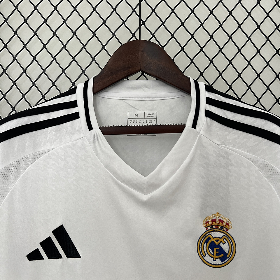 Real Madrid Equipamento Principal 2024/25 5