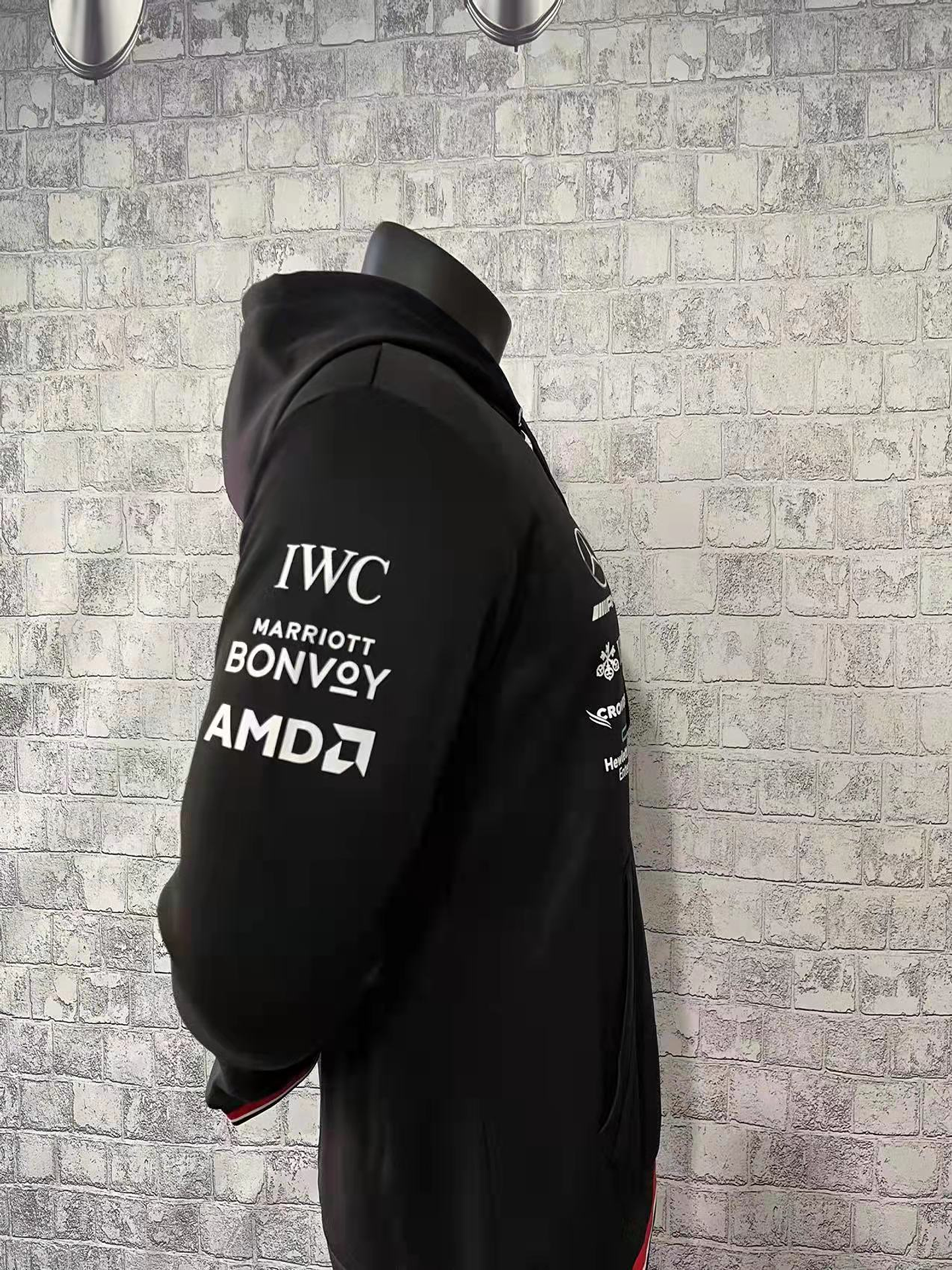 Mercedes Casaco 2022 3