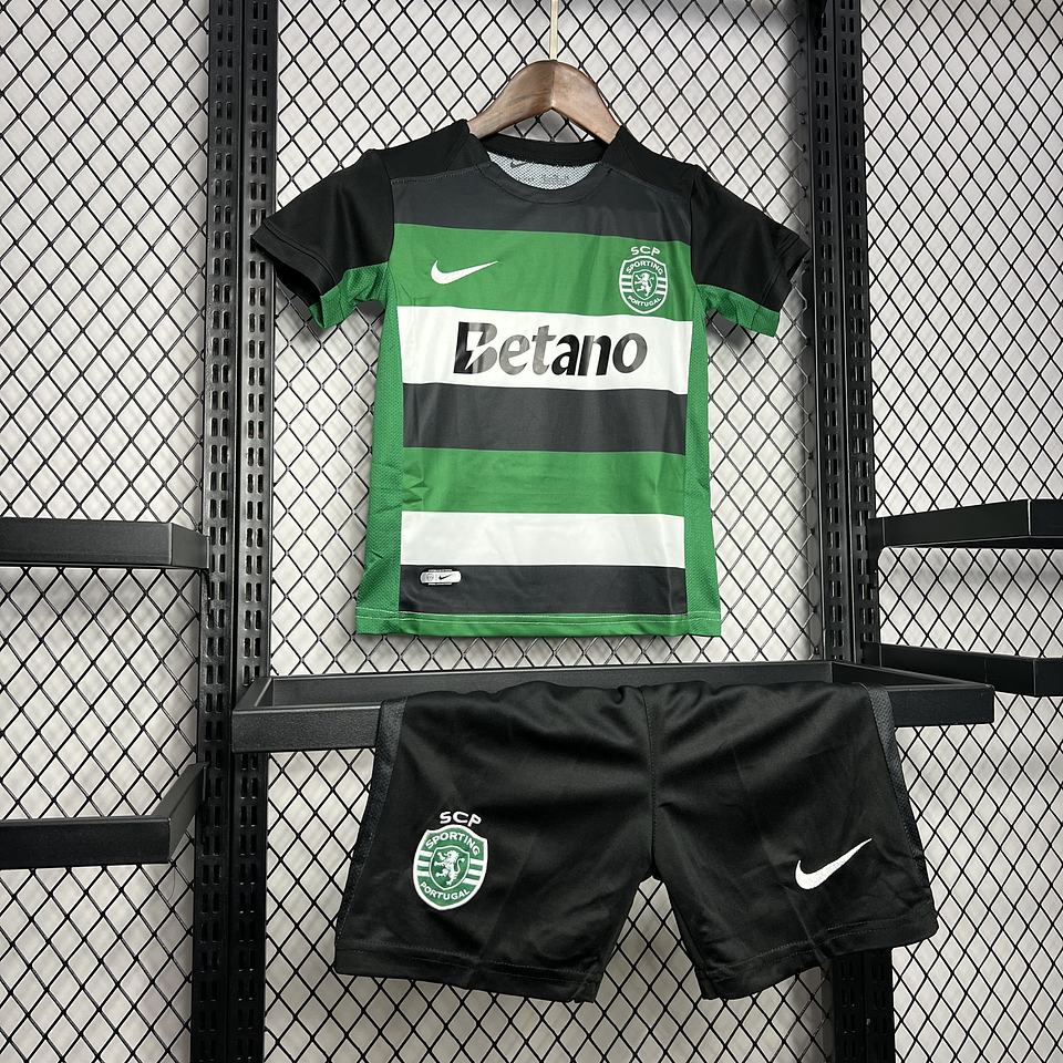 Sporting Equipamento Principal 2024/25 Kit-Criança 1