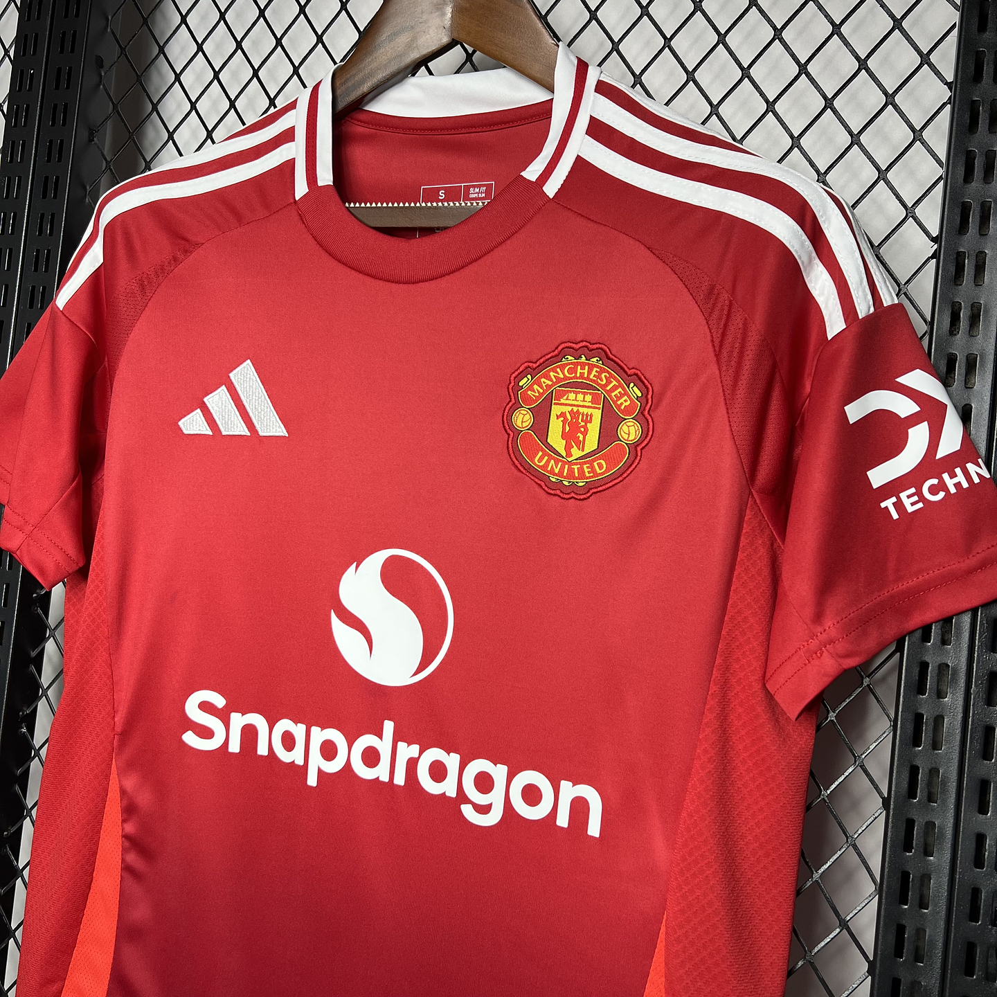 Manchester United Equipamento Principal 2024/25 6