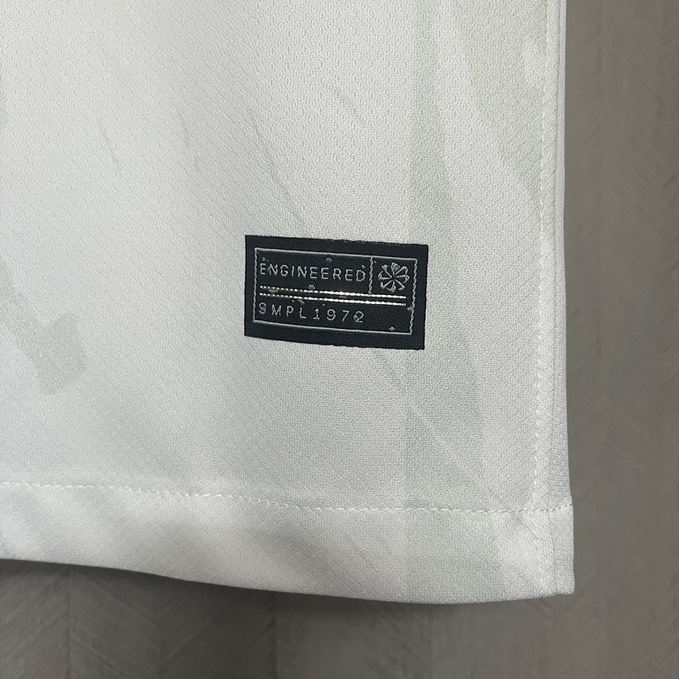 Liverpool Terceiro Equipamento 2024/25 8