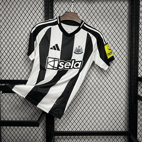 Newcastle Equipamento Principal 2024/25